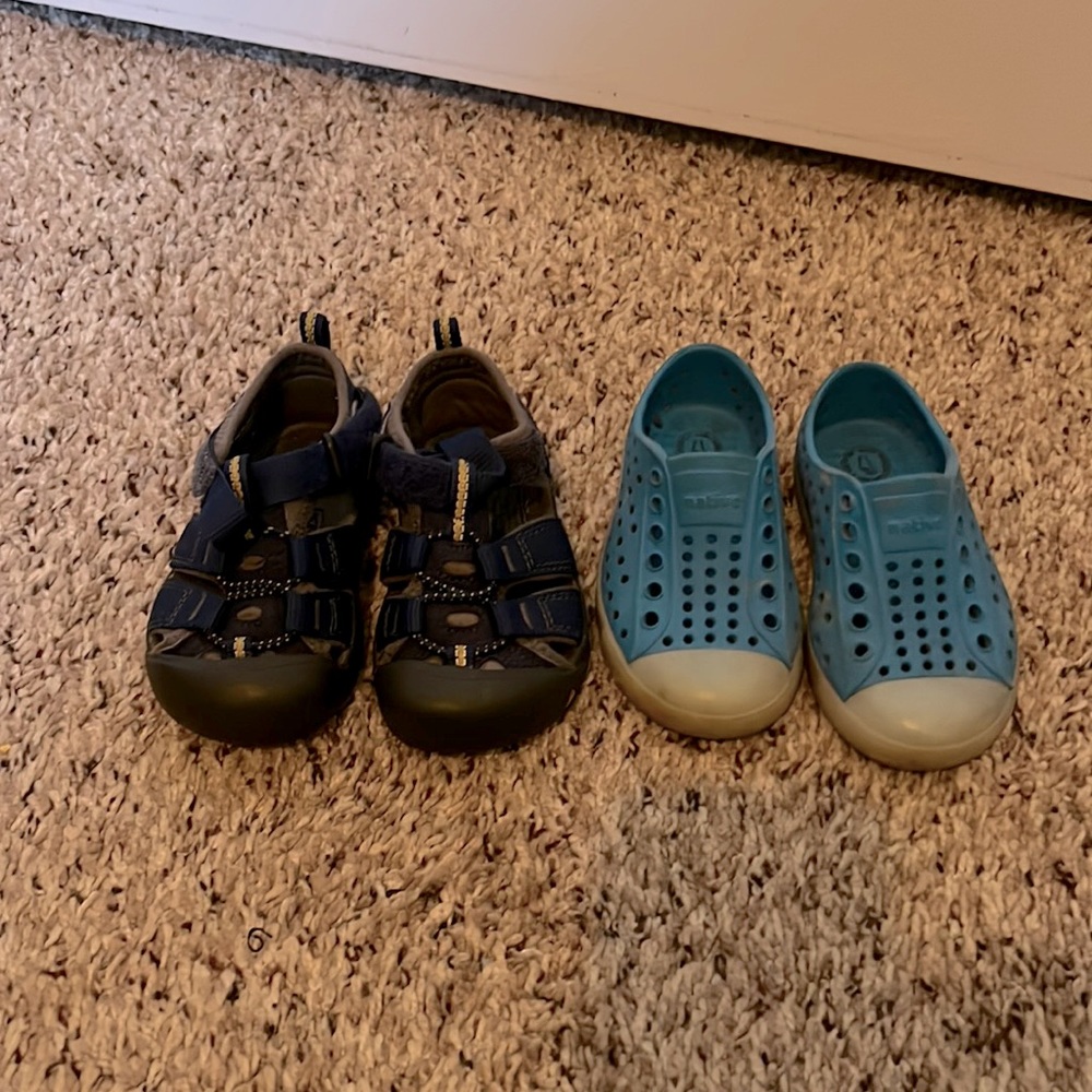 Size 6 toddler boys water shoes